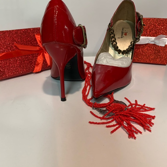 Meet your Posher, Goldie - Picture 11 of 15